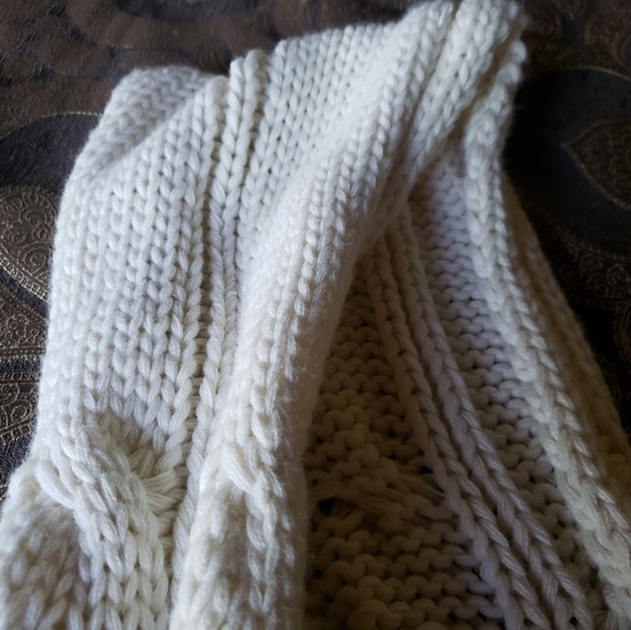 SCARF - Picture 5 of 5